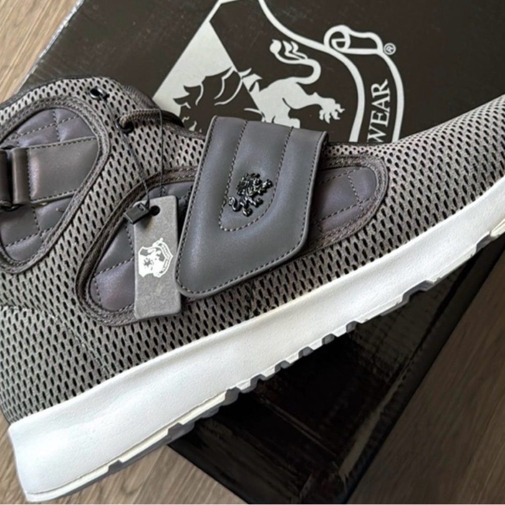 ISO - Vlado Atlas III 3 Reflective Mesh Grey Sneakers Size 6, 6.5
